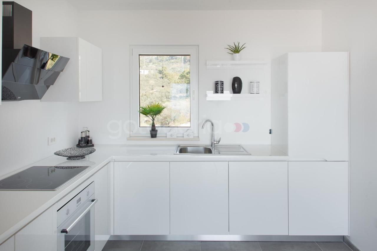 Luxury Apartment Sofia -Free Beach Parking Makarska Bagian luar foto