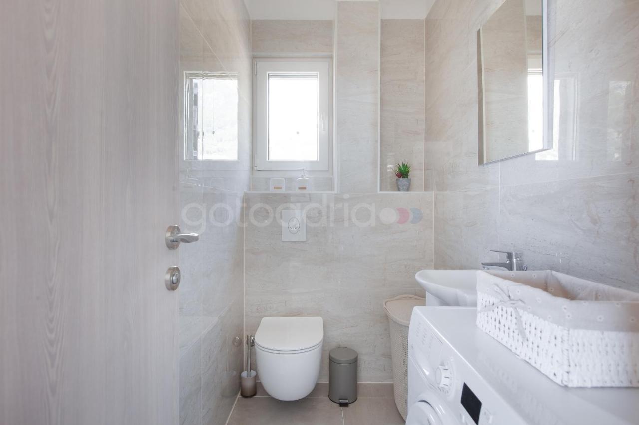 Luxury Apartment Sofia -Free Beach Parking Makarska Bagian luar foto