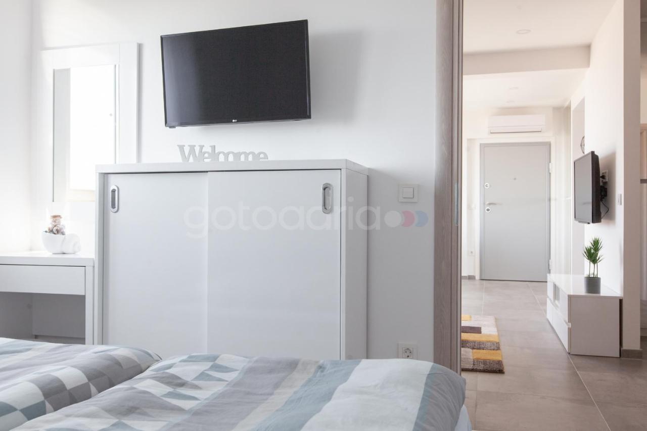 Luxury Apartment Sofia -Free Beach Parking Makarska Bagian luar foto