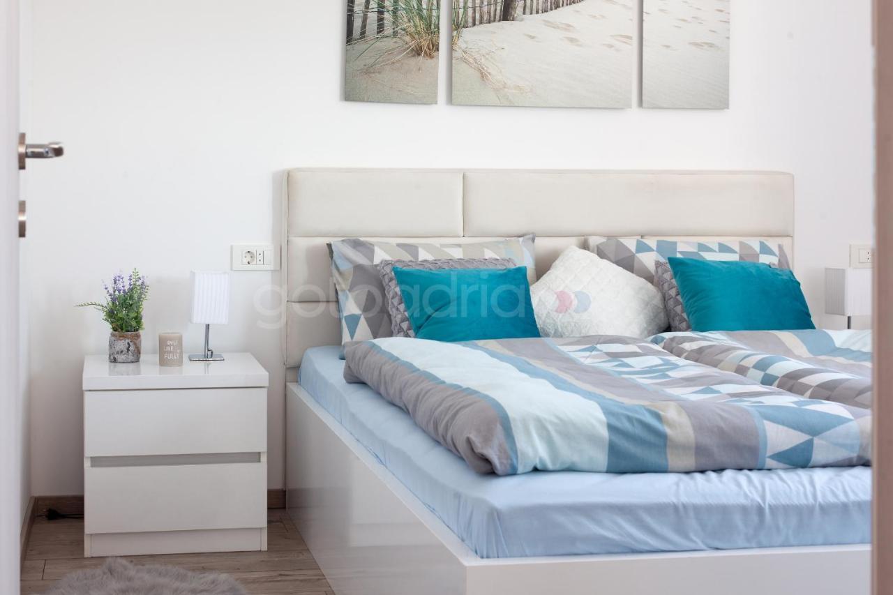 Luxury Apartment Sofia -Free Beach Parking Makarska Bagian luar foto