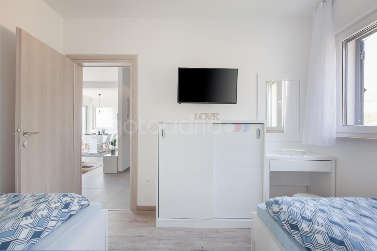 Luxury Apartment Sofia -Free Beach Parking Makarska Bagian luar foto