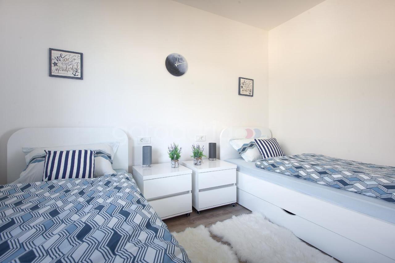 Luxury Apartment Sofia -Free Beach Parking Makarska Bagian luar foto